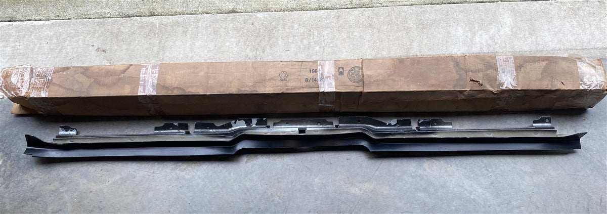 1977 - 1979 Buick LeSabre and Electra Rear Bumper Rubber Filler, Original GM NOS
