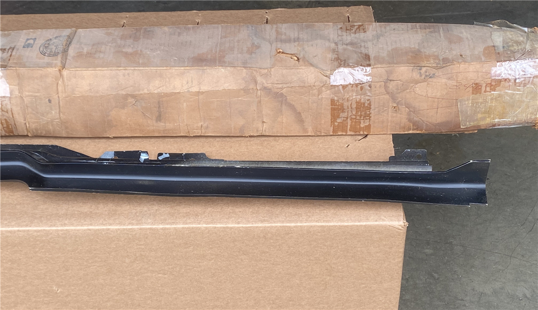 1977 - 1979 Buick LeSabre and Electra Rear Bumper Rubber Filler, Original GM NOS, Angle 8