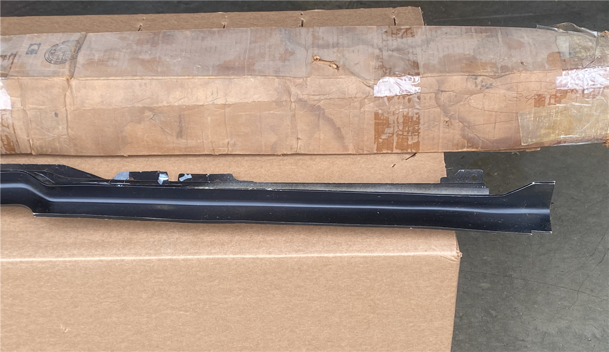 1977 - 1979 Buick LeSabre and Electra Rear Bumper Rubber Filler, Original GM NOS, Angle 8