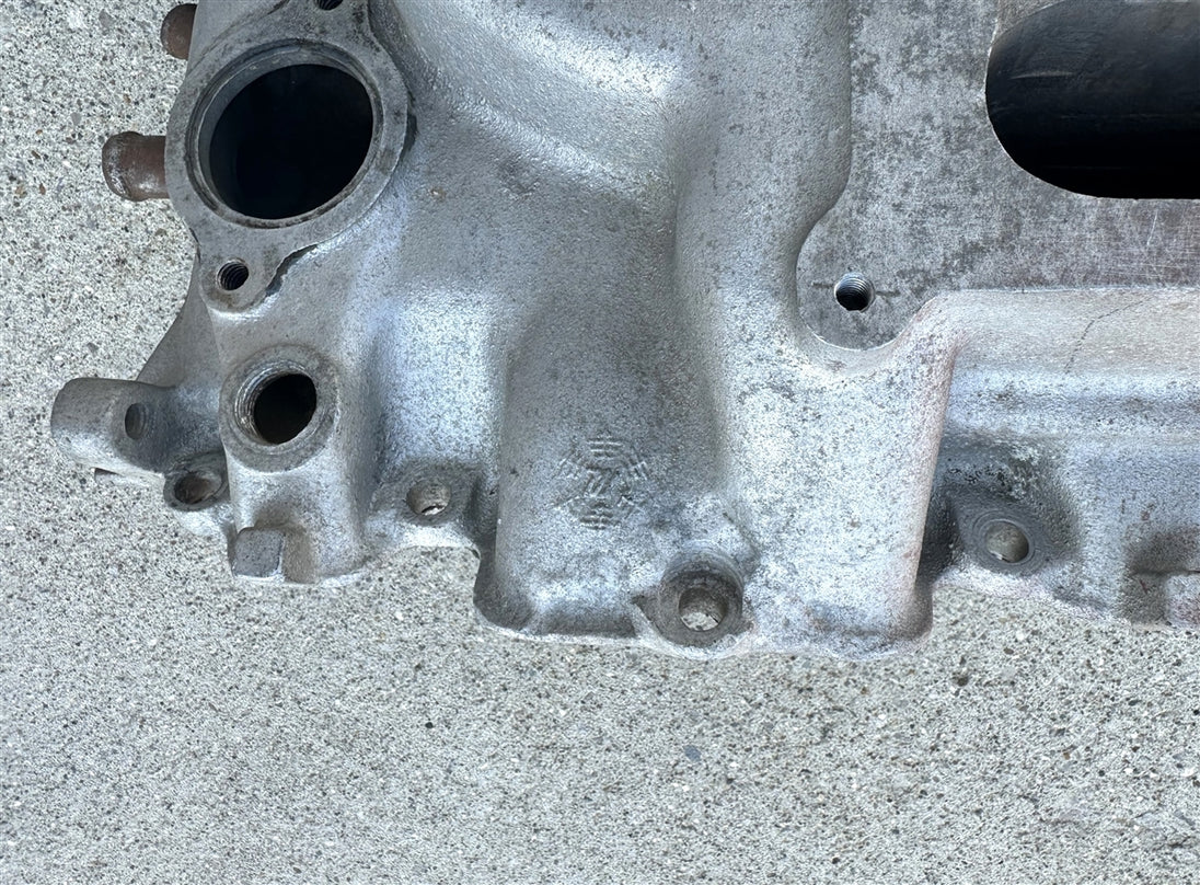 1967 - 1968 Chevrolet Big Block Aluminum Intake Manifold, Original GM Used, 3919878, Angle 7