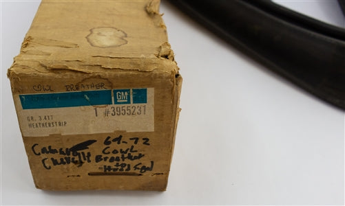 1970 - 1972 Chevelle Air Cleaner to Cowl Induction Hood Rubber Seal Ring, NOS GM, Angle 5
