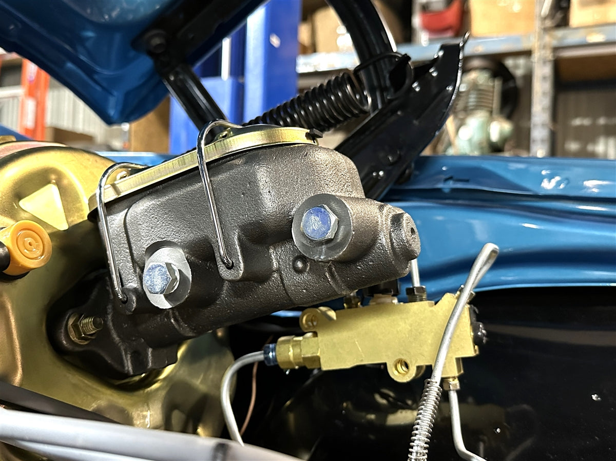 Disc Brake Conversion Combo Proportioning Valve and Bracket Set, Front Disc / Rear Drum, Angle 7