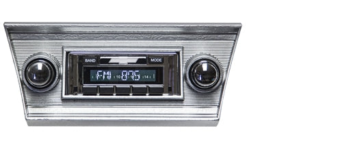 1966 - 1967 USA-630 Chevelle Radio with AM/FM Stereo, USB, CD Control and Auxiliary Input, Angle 3