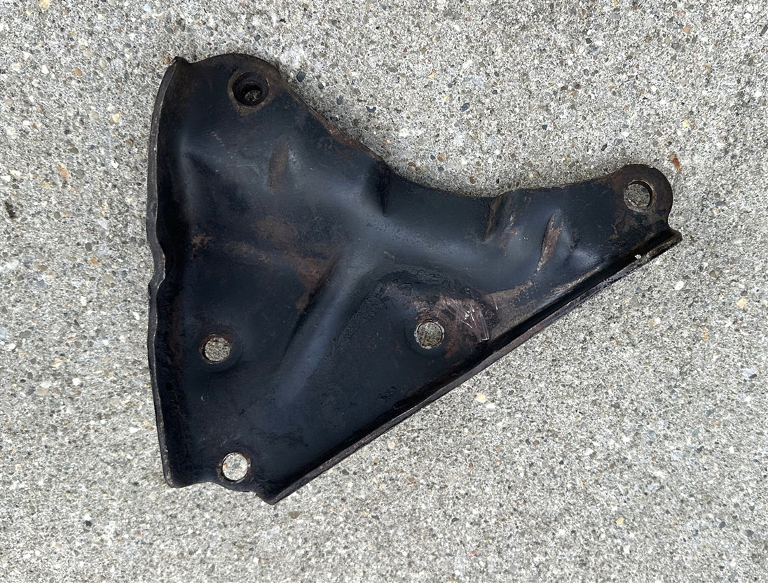 1971 - 1972 Chevelle and Nova Small block Air Conditioning Compressor Bracket, Front Head Used GM
