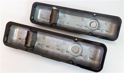 1969 - 1974 Valve Cover Set, Z/28 / LT1 Small Block Black Aluminum Ribbed Cork Gaskets Included, GM LICENSED, Angle 3