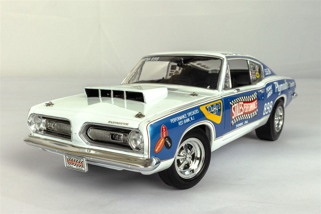 Bill Stiles 1968 Super Stock Hemi Plymouth Barracuda, Die-Cast Metal 1:18 Limited Edition Supercar Raceway Collect, Angle 15
